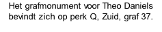 Het grafmonument voor Theo Daniels bevindt zich op perk Q, Zuid, graf 37.